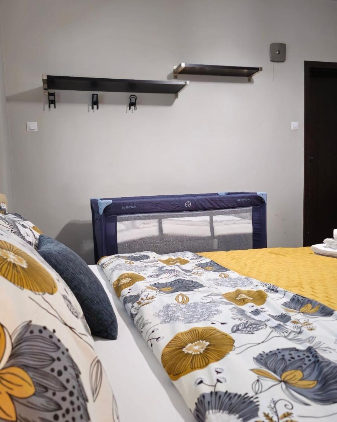 Rea Mladost - Easy Access To Metro, Ideal Location Sófia Exterior foto